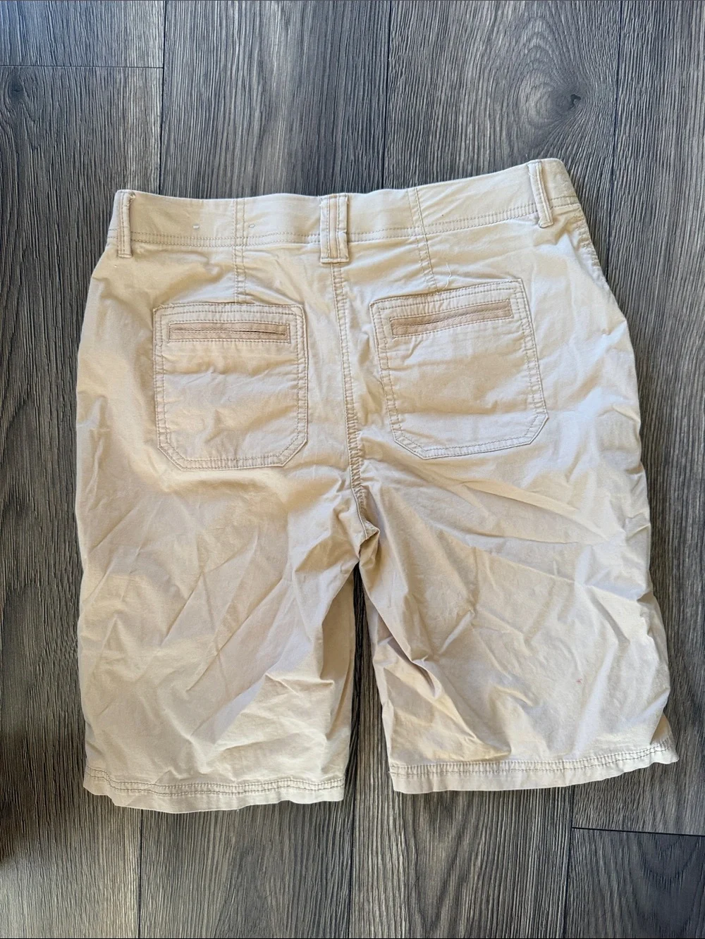 Chico’s Size 0 US 4 Beige Stretch Bermuda Shorts Cotton Spandex Mid Rise